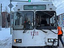 В Ижевске в ДТП с погрузчиком и троллейбусом пострадали два человека