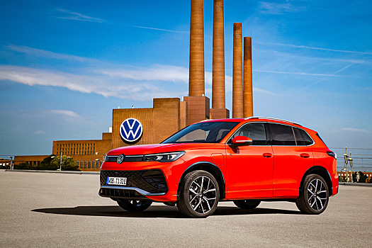 «Третий» Volkswagen Tiguan: новые внешность, салон и 100 км хода на электротяге