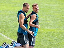 "Придумывать и объяснять наши жесты не надо"