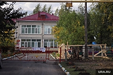 В Каменске-Уральском загорелся заброшенный детский сад