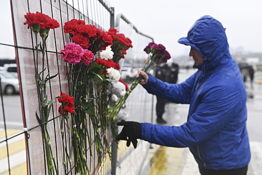 В РФ начался общенациональный траур по жертвам теракта в "Крокус Сити Холле"