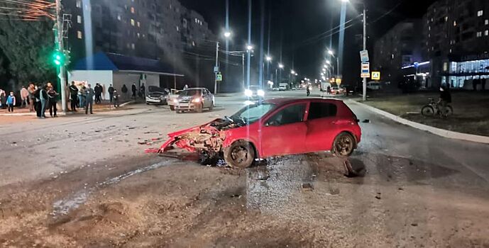 Есть пострадавшие: в Каменск-Шахтинском произошло массовое ДТП