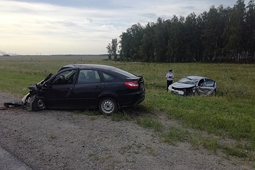 Пять человек пострадали в лобовом ДТП на Среднем Урале