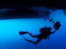 Во время операции по поиску разбившегося индонезийского самолёта погиб водолаз