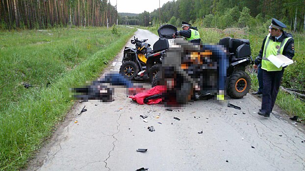 СМИ: четыре человека погибли при столкновении квадроциклов в Свердловской области