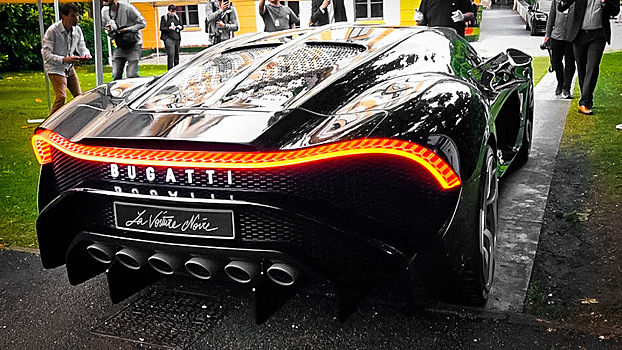 Сколько-сколько? Bugatti за 16,7 млн евро проехался перед изумленной публикой