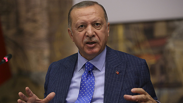 Эрдоган подал в суд на французский журнал