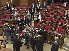 После драки в парламенте Армении один из депутатов был доставлен в больницу