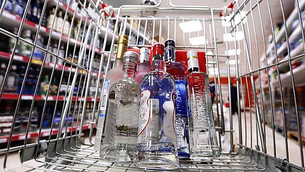 Россияне поддерживают запрет продажи крепкого алкоголя лицам до 21 года. К чему это может привести
