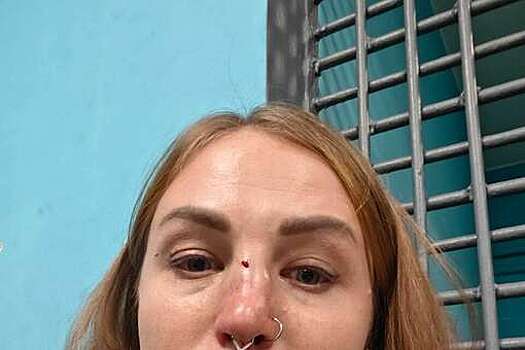 112: в метро Москвы мужчина выпрашивал деньги, а затем избил пассажирку