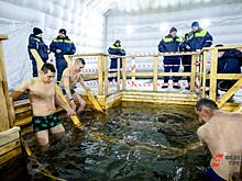 Опытные «моржи» научат уральцев правильно окунаться в купель