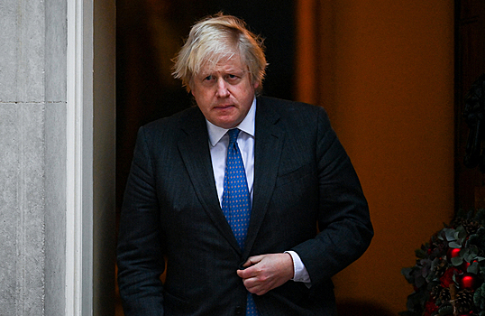 «Я хочу извиниться»: премьер-министр Джонсон признался, что был на вечеринке в мае 2020-го