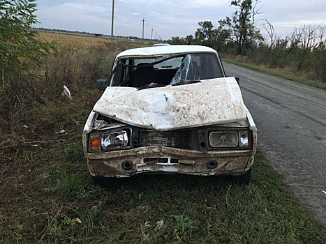 Шла ночью по полосе движения: под Семикаракорском водитель без прав насмерть сбил пешехода