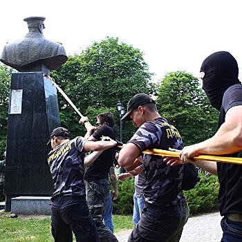 КС Украины поддержал нацистов. И тем самым выбрал не закон, а идеологию