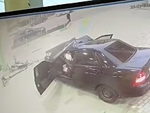 В Махачкале Lada Priora влетела в заправку: один человек погиб