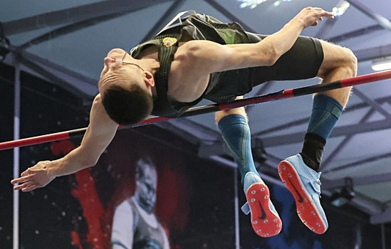 Лысенко стал победителем чемпионата России в помещении в прыжках в высоту