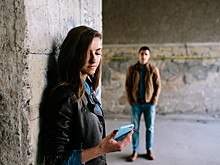 В России решили прижучить сталкеров. Как хотят наказывать за преследование