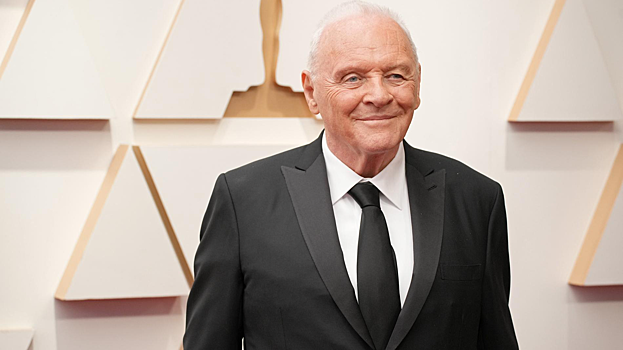 Энтони Хопкинс повторил культовую сцену из «Молчания ягнят», рекламируя бренд нижнего белья Ким Кардашьян: видео