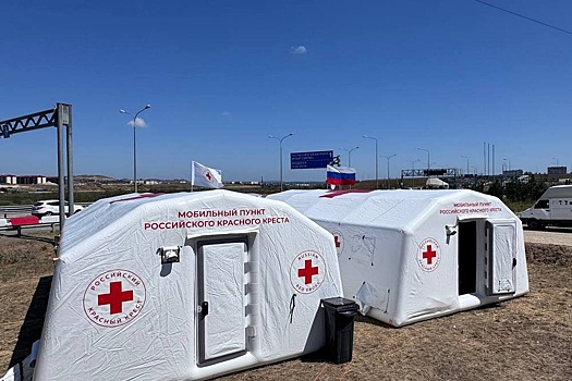 Возле Крымского моста установили палатки для помощи туристам в пробке