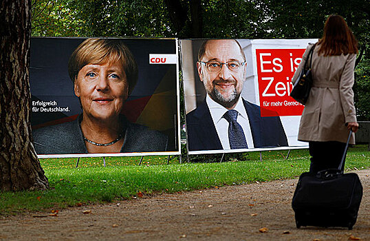 Меркель потеснила всех, интрига — кто будет третьим
