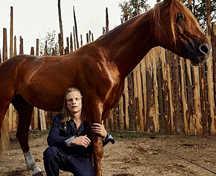 Как актер Евгений Ткачук создал первый в России конный драмтеатр