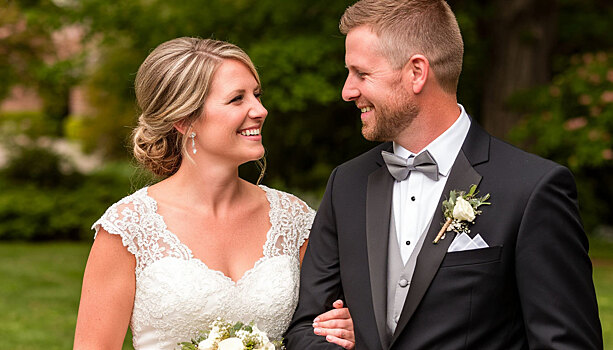 Супругам-юбилярам в Калужской области платят до 15 тысяч рублей