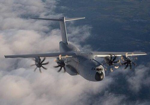 Военно-транспортный A400M доставляет гуманитарную помощь