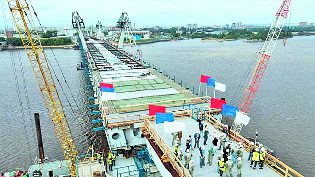 Стало известно, почему по мосту через Зею будут ездить только «легковушки»