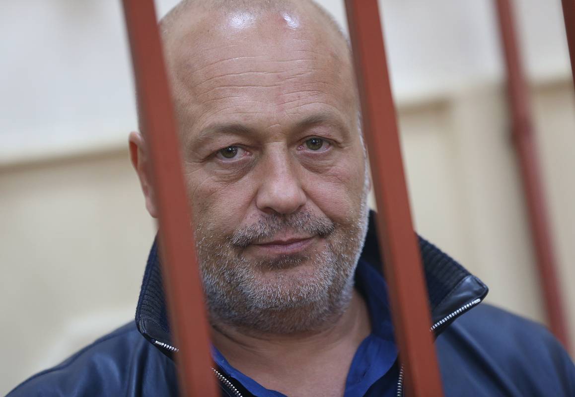 Арестованный за хищение миллиона рублей бывший российский сенатор вышел из СИЗО
