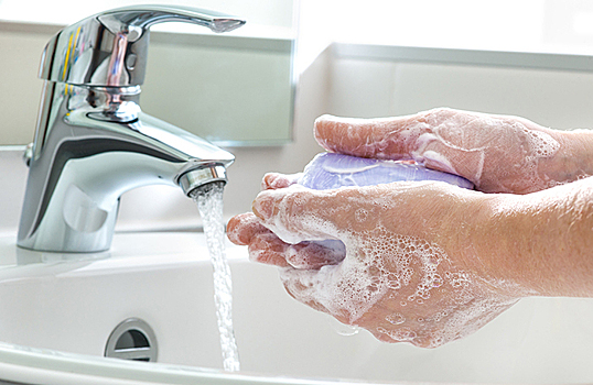 Исследование: почти все американцы неправильно моют руки