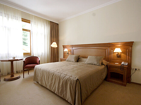 Гостиницы в РФ обязали отчитываться о заселении неженатых пар в один номер