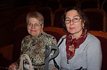 Братеевские «долгожители» посетили театральный спектакль «Гамлет»