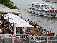 Жаркая погода в Москве подстегнула интерес к летним верандам