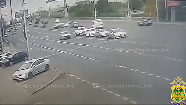 Полиция Краснодара выясняет обстоятельства ДТП, в котором два человека погибли и четверо пострадали