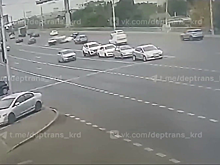 Полиция Краснодара выясняет обстоятельства ДТП, в котором два человека погибли и четверо пострадали