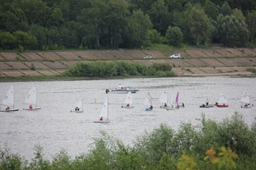 Десятки яхт участвуют в парусной регате в Нижнем Новгороде (ФОТО)