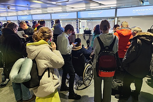 В Петербурге устраняют последствия непогоды. В Пулково задержаны около 90 рейсов