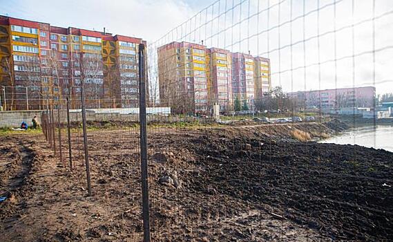 В Курске огородили сквер на Студенческой