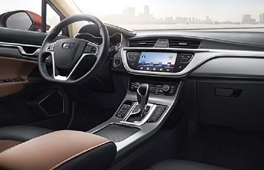 Geely рассекретил интерьер нового кроссовера