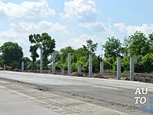 В Полтавской области продолжается строительство первой в Украине бетонной дороги