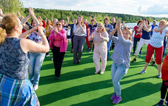 Участники «Московского долголетия» посетят урок скандинавской ходьбы