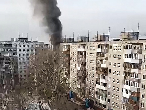 Опубликованы видео с места пожара на улице Фучика в Нижнем Новгороде