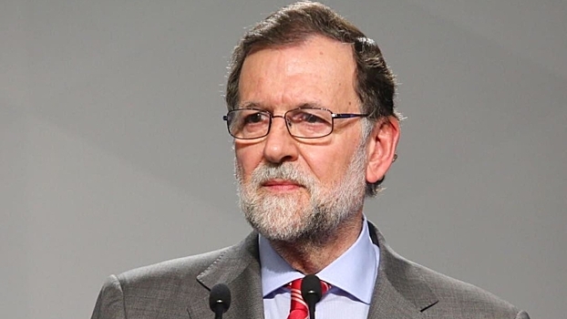 Экс-премьер Испании Рахой собирается уйти из политики