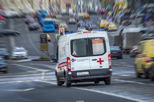 В Волгограде «Лэнд Крузер» сбил молодого парня