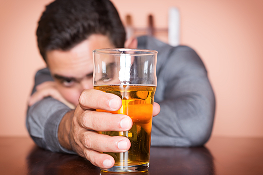 В каком возрасте спиртное особенно бьет по здоровью
