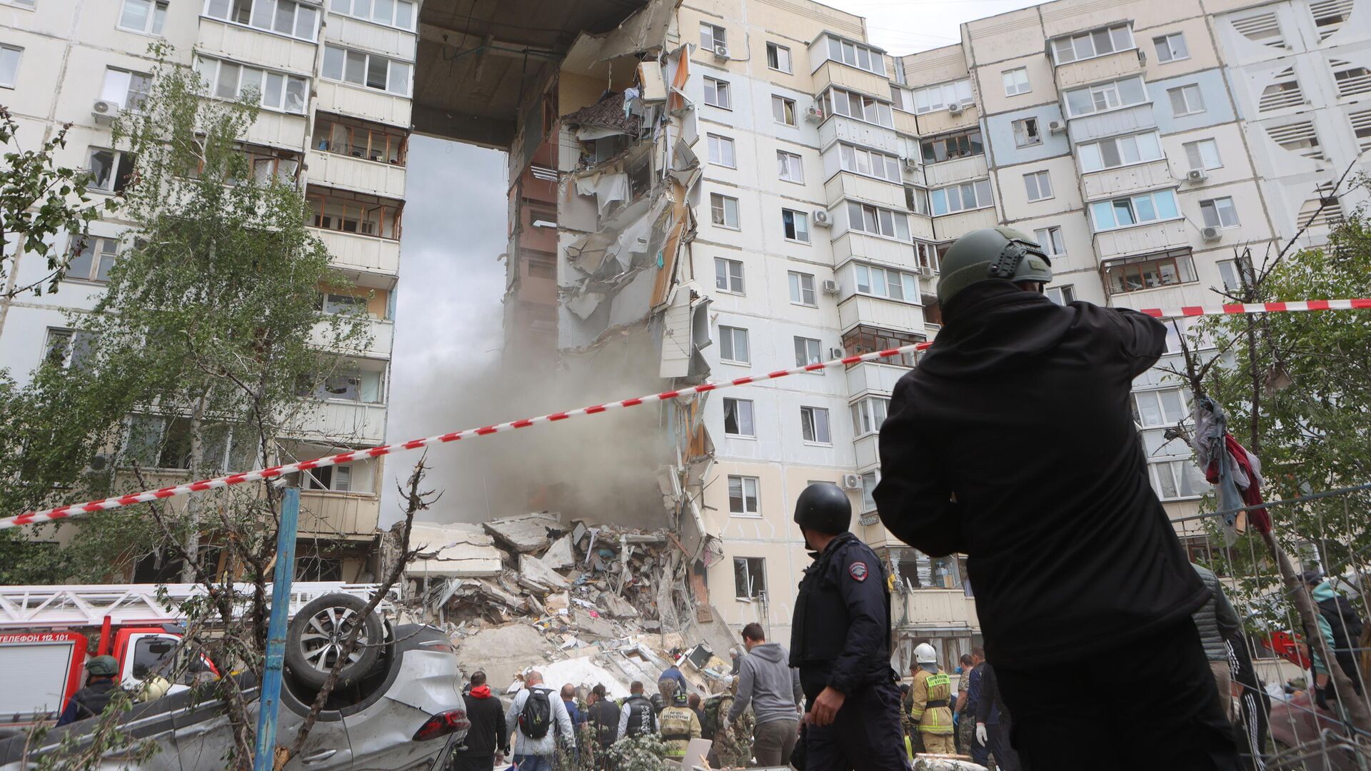 Частично обрушенный после атаки ВСУ дом в Белгороде будет восстановлен