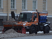 Полметра снега за праздники: в Петербурге продлили уборку после мощного циклона