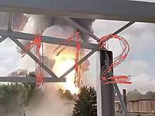 Появилось видео с бегущими от пожара на заводе под Рязанью людьми