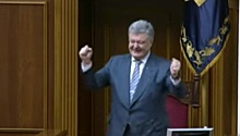 Тимошенко обвинила Порошенко, что он прикрывается святыми вещами