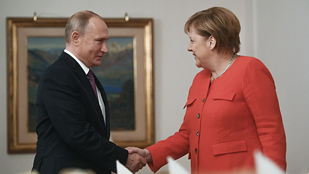 Меркель и Путин обсудили транзит газа
